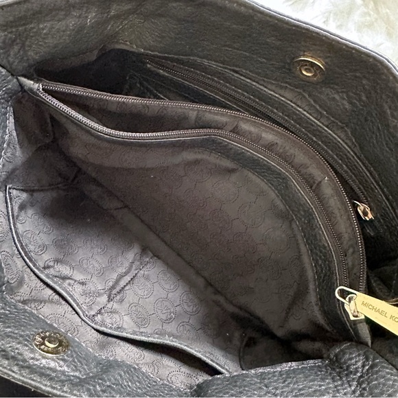 Michael Kors Pebbled Leather Gold Chain Shoulder Bag - Picture 5 of 6